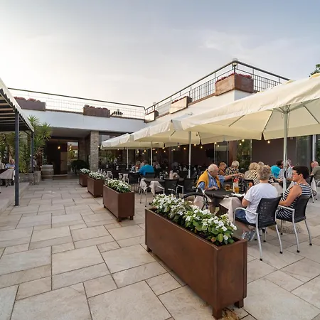 Primera 4* Moniga del Garda